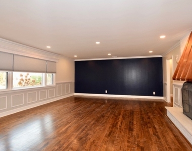 1455 Woodacres Dr - Photo Thumbnail 1