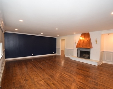 1455 Woodacres Dr - Photo Thumbnail 13