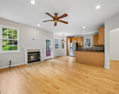 4 Revere Dr - Photo Thumbnail 3