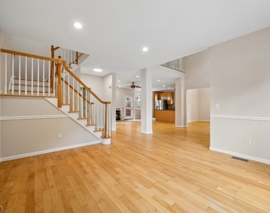 4 Revere Dr - Photo Thumbnail 9