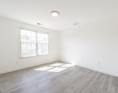 268 Patriot Hill Drive - Photo Thumbnail 10
