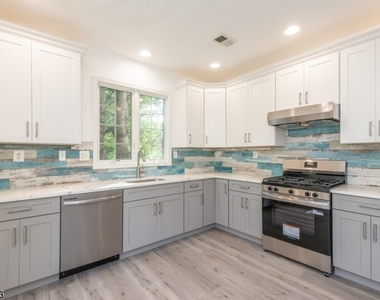 268 Patriot Hill Drive - Photo Thumbnail 6