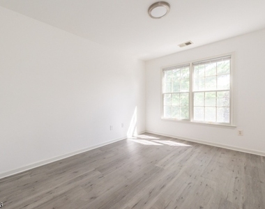 268 Patriot Hill Drive - Photo Thumbnail 11