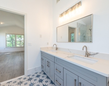 268 Patriot Hill Drive - Photo Thumbnail 8