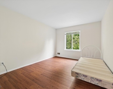 662 Marshall Rd - Photo Thumbnail 20