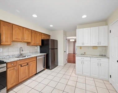 662 Marshall Rd - Photo Thumbnail 4