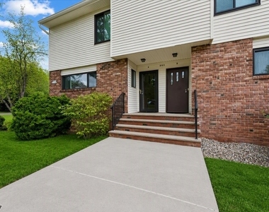 662 Marshall Rd - Photo Thumbnail 1