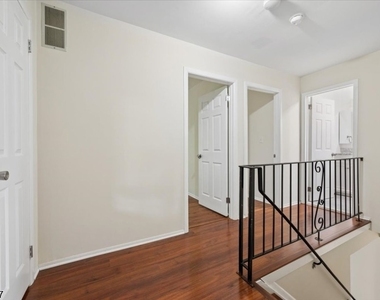 662 Marshall Rd - Photo Thumbnail 15