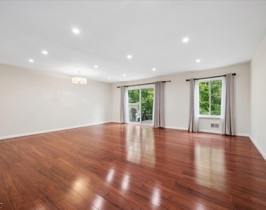 662 Marshall Rd - Photo Thumbnail 11