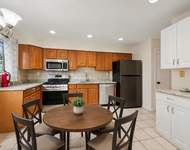 662 Marshall Rd - Photo Thumbnail 2