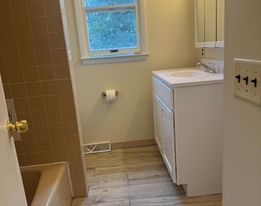 46 Arch St - Photo Thumbnail 7