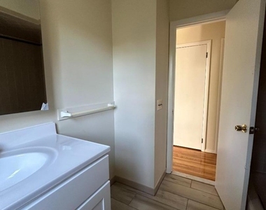 46 Arch St - Photo Thumbnail 6