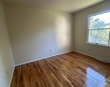 46 Arch St - Photo Thumbnail 9