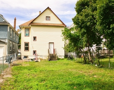 969 W 4th St - Photo Thumbnail 2