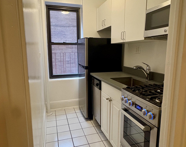 East 24th Street - Photo Thumbnail 2