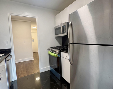 East 63rd Street - Photo Thumbnail 3