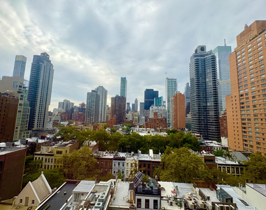 East 63rd Street - Photo Thumbnail 2