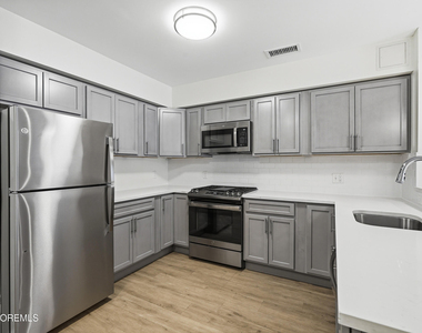 165 Pavilion Avenue - Photo Thumbnail 5