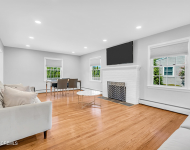 11 Pinewood Avenue - Photo Thumbnail 16