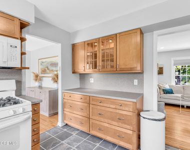 11 Pinewood Avenue - Photo Thumbnail 8