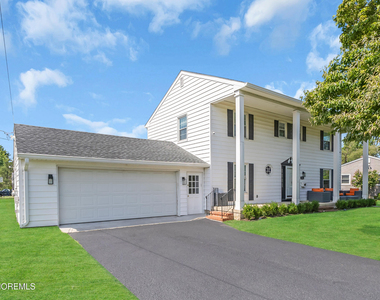 11 Pinewood Avenue - Photo Thumbnail 1