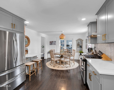 555 Ocean Road - Photo Thumbnail 2