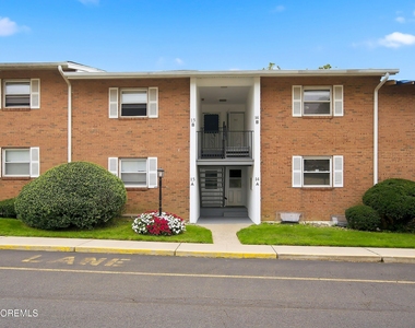 735 Greens Avenue - Photo Thumbnail 19
