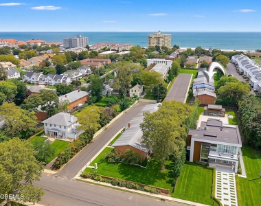 735 Greens Avenue - Photo Thumbnail 32