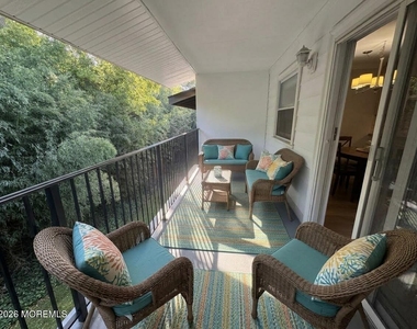 735 Greens Avenue - Photo Thumbnail 4