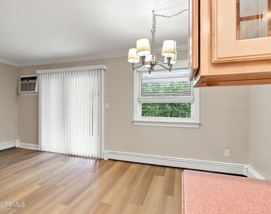 735 Greens Avenue - Photo Thumbnail 13