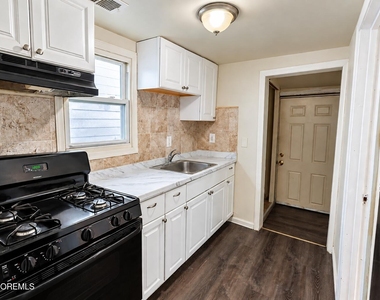 258 Fisher Avenue - Photo Thumbnail 3