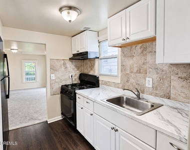 258 Fisher Avenue - Photo Thumbnail 2