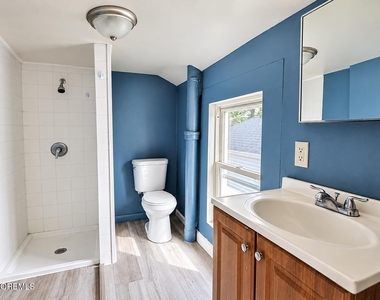 258 Fisher Avenue - Photo Thumbnail 6