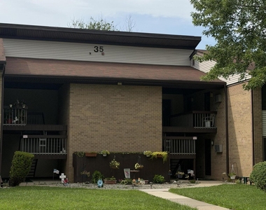 35 Amberly Drive - Photo Thumbnail 8