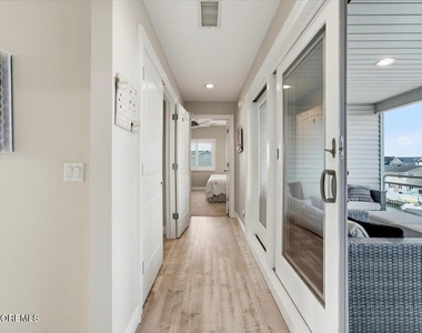 402 Daytona Drive - Photo Thumbnail 45