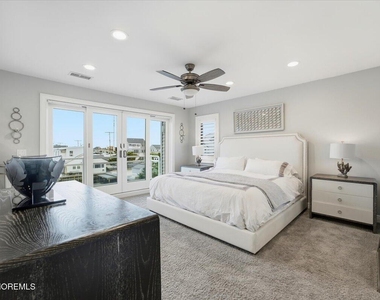 402 Daytona Drive - Photo Thumbnail 27