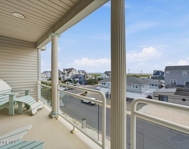 402 Daytona Drive - Photo Thumbnail 42