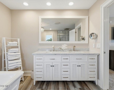 402 Daytona Drive - Photo Thumbnail 30