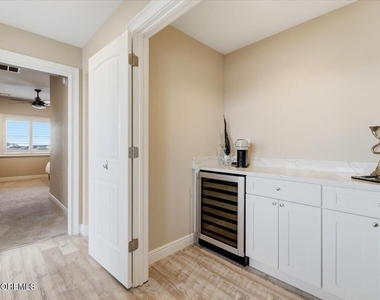 402 Daytona Drive - Photo Thumbnail 46