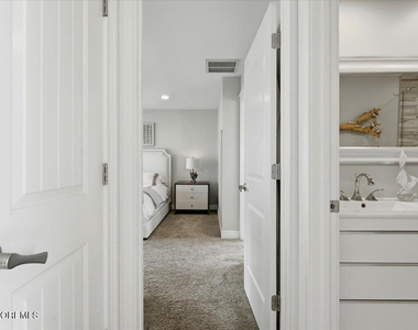 402 Daytona Drive - Photo Thumbnail 25