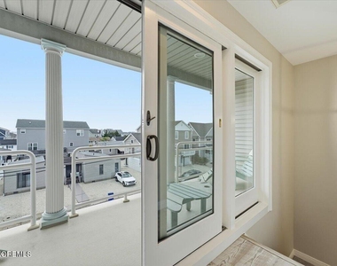 402 Daytona Drive - Photo Thumbnail 41