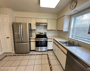 20 A Ventnor Drive - Photo Thumbnail 2