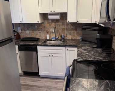 119 Avery Avenue - Photo Thumbnail 4