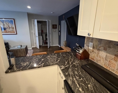 119 Avery Avenue - Photo Thumbnail 5