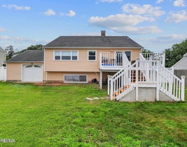 31 Peach Tree Road - Photo Thumbnail 7