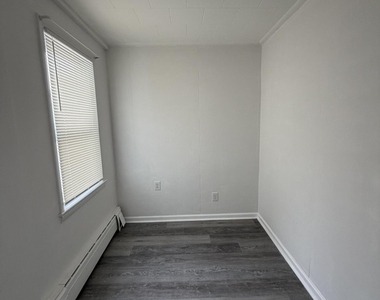 368 Carr Avenue - Photo Thumbnail 4