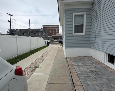 368 Carr Avenue - Photo Thumbnail 8