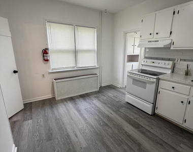 368 Carr Avenue - Photo Thumbnail 2