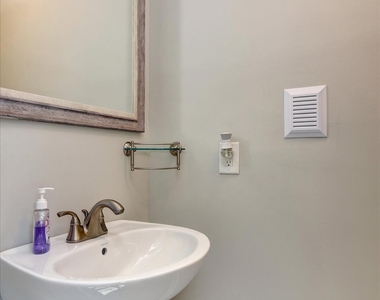 5 Fielder Avenue - Photo Thumbnail 21