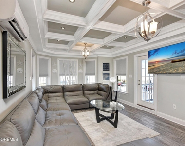 5 Fielder Avenue - Photo Thumbnail 11